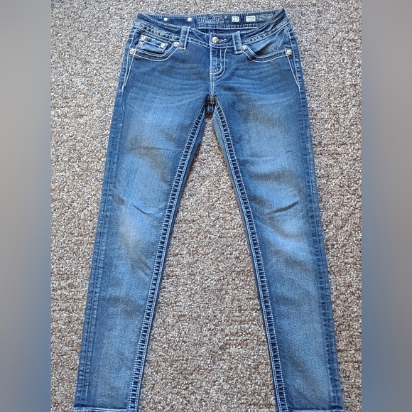 Miss Me Signature Skinny 27x30 - Picture 4 of 5